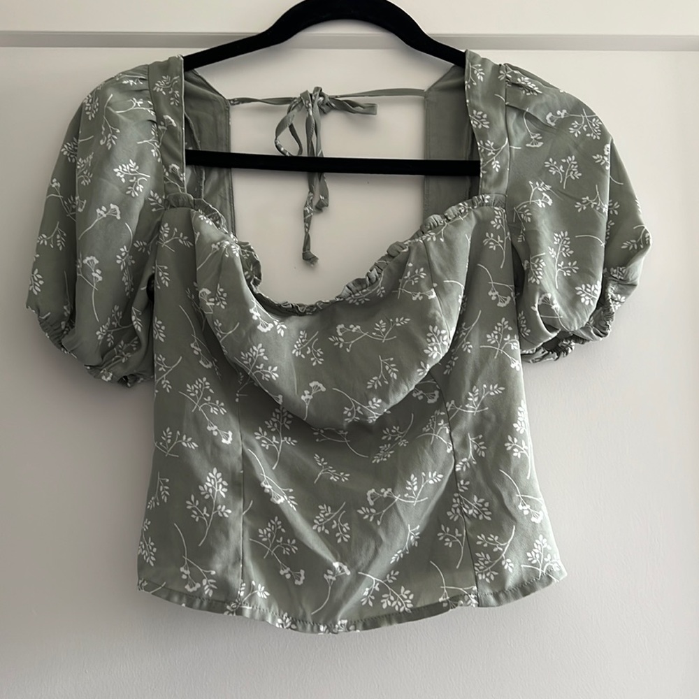 Abercrombie & Fitch Puff Sleeve Top